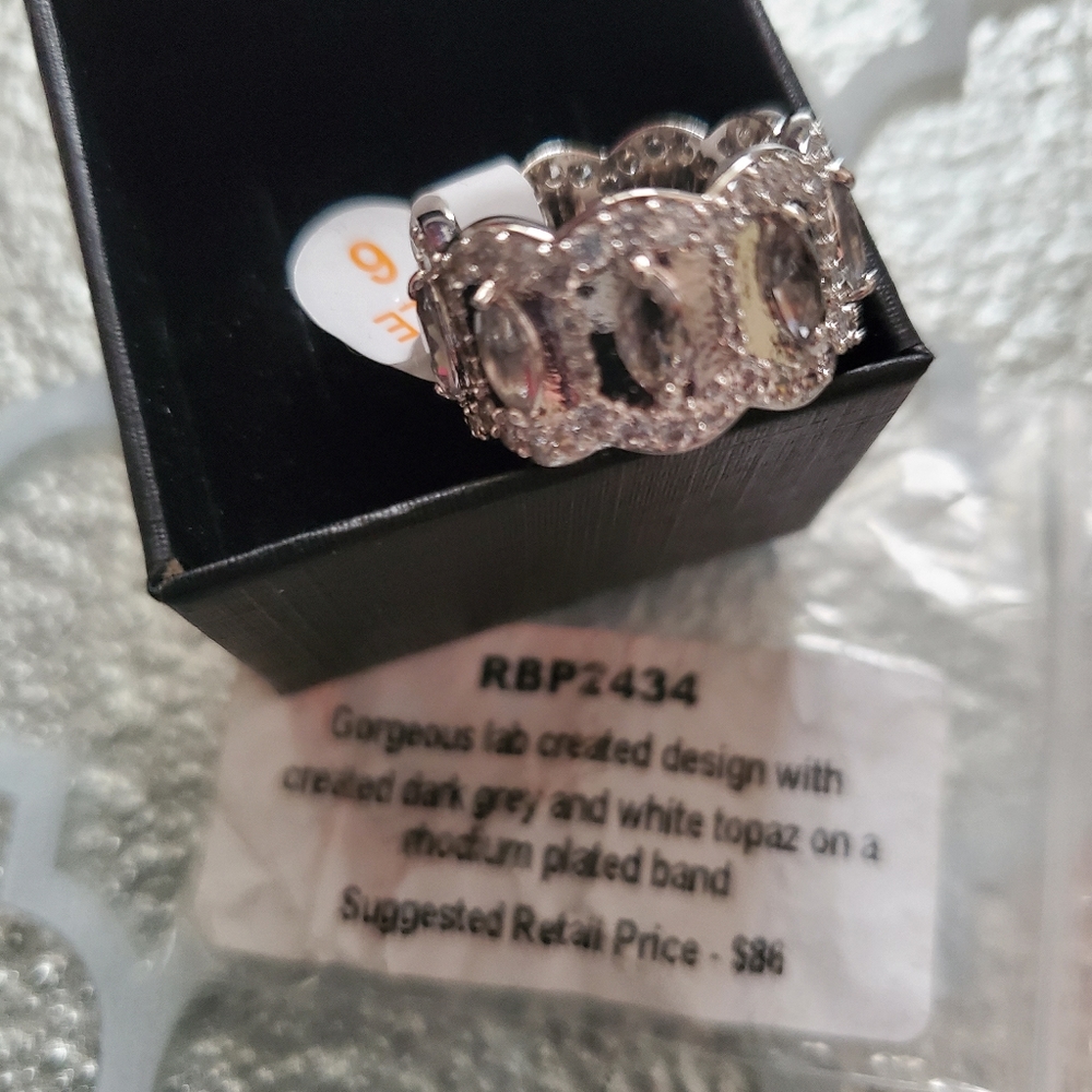 Ring - Picture 2 of 2